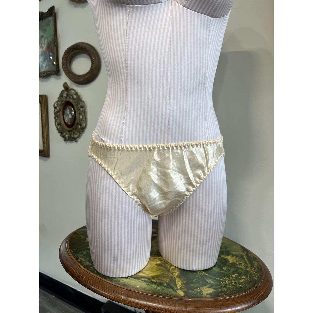 Godiva Vintage Shiny Satin Bikini Panties Size M Cream